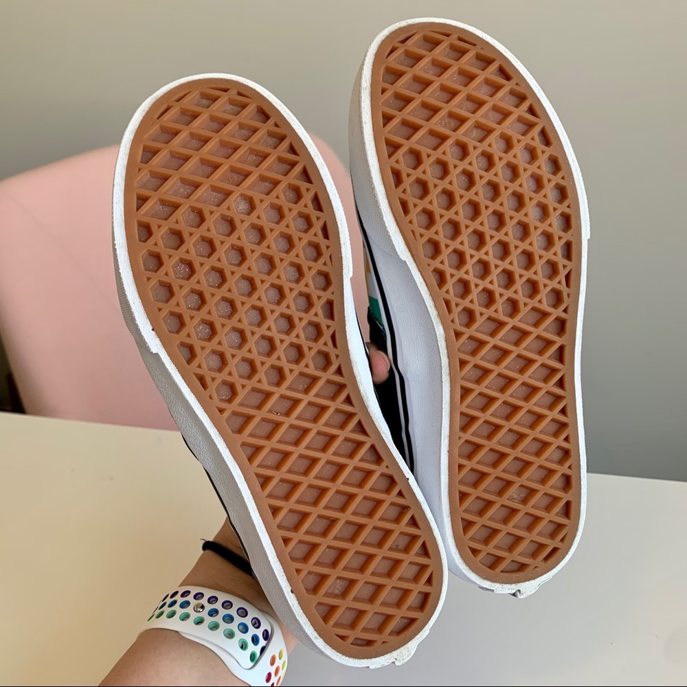 Vans Rainbow Checkered Slip On Sneaker - 2 - Picture 8 of 9